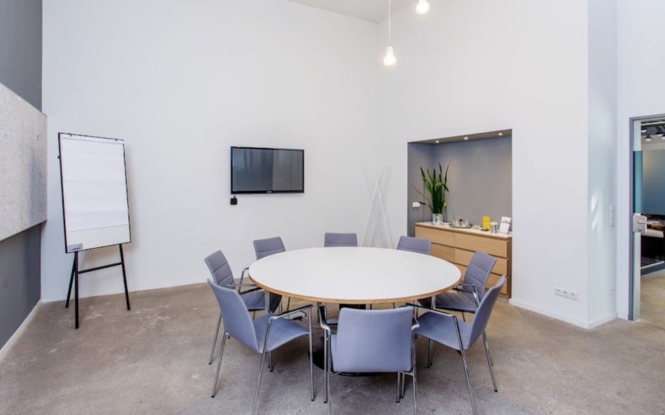 Meeting room at the NEOPAQ® studio