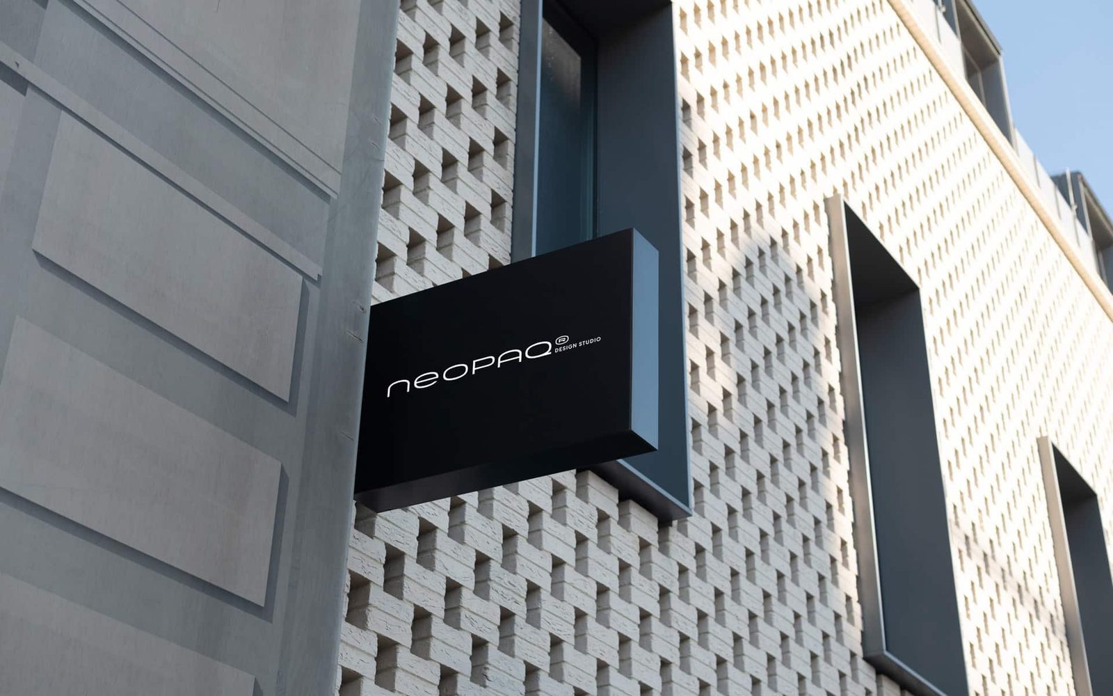 NEOPAQ® Design Studio – exterior signage in Berlin